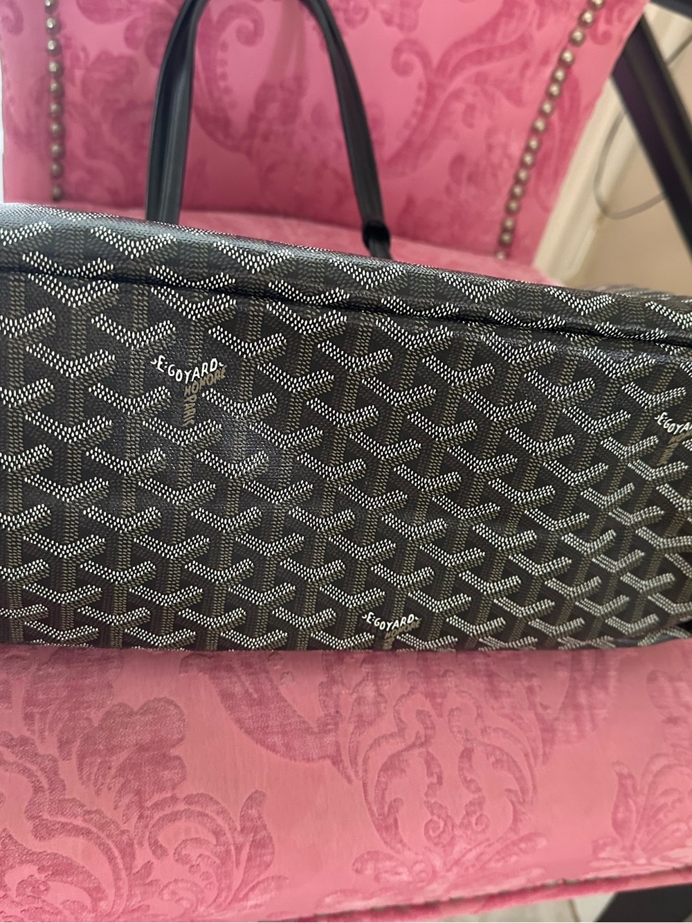 Classic Black Patterned Tote Bag - Stylish Everyday Carry - Picture 11 of 13
